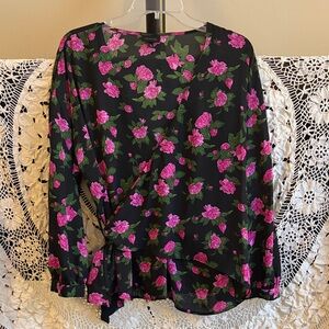 Who What Wear Floral Wrap Blouse - Black and Pink XL